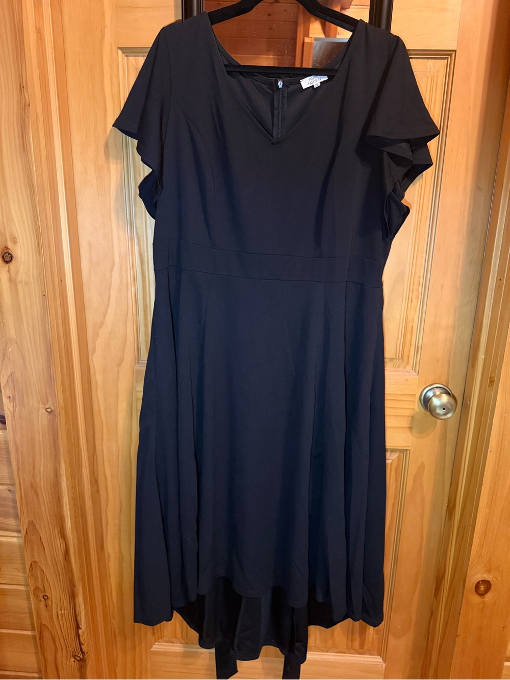 NWOT Women's Black V-Neck Flutter Sleeve Midi Dress